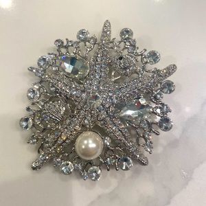 Starfish brooch